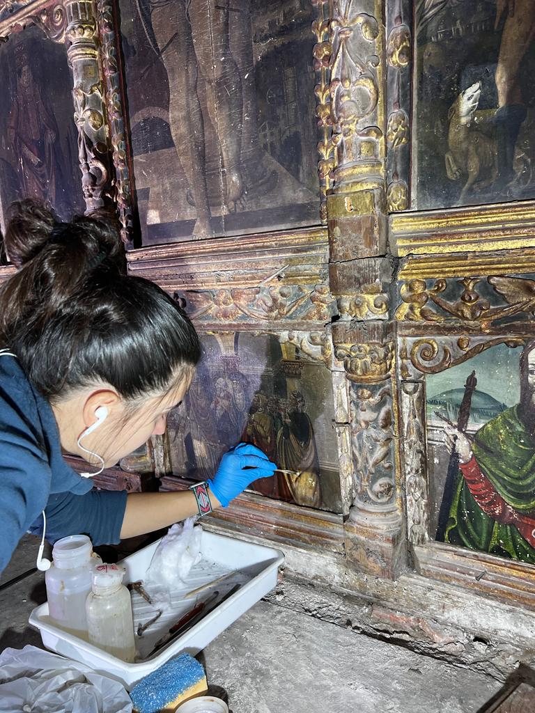 Se inician los trabajos de restauración de los retablos de San Sebastián y de la Trinidad